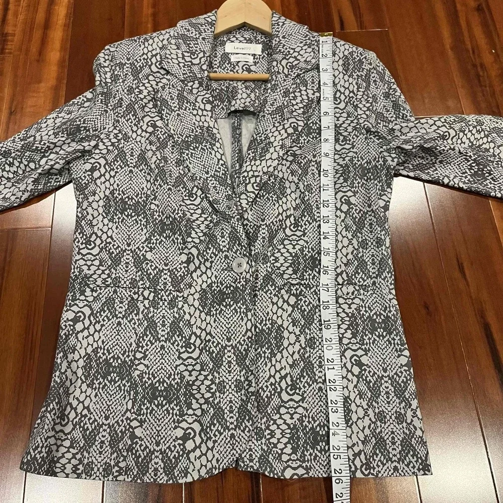 Level99 Gray Blazer Jacket Snake Print Linen Lyocell Shoulder Pads Pattern‎ Sz M